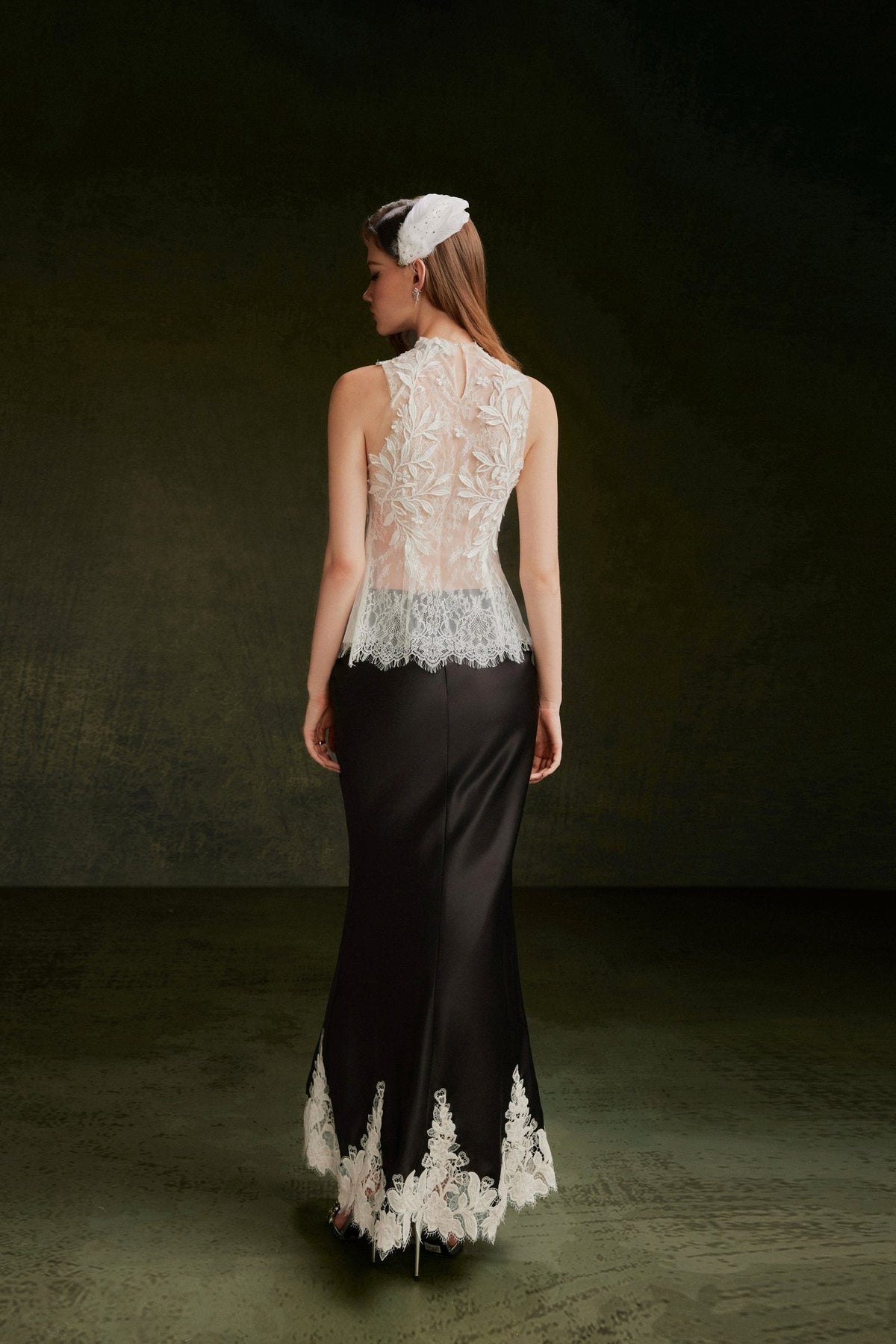 Vontier de Montier Lace Satin Skirt Black back